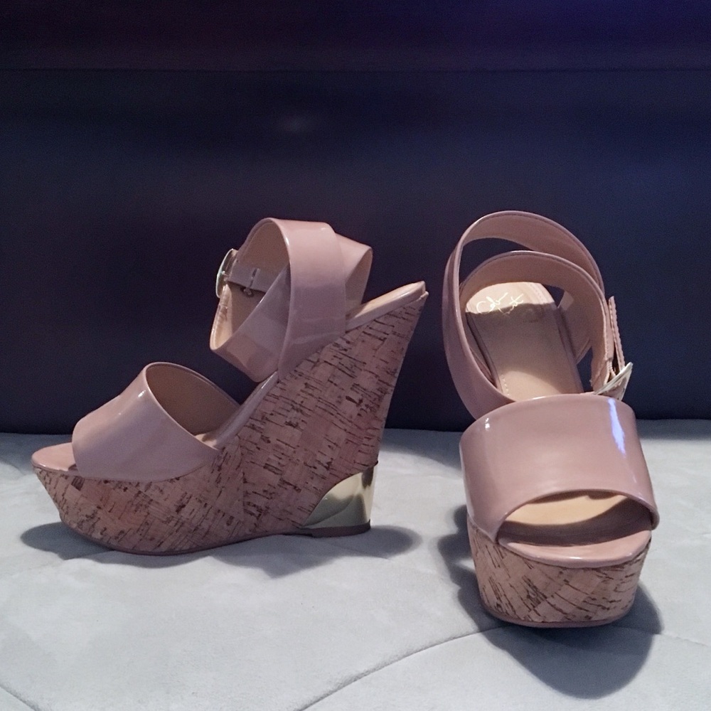 🌷Colin Stuart Patent Wedges 🌷 Worn 1x!! 🌷 - Picture 2 of 8